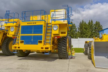 Çok tonlu maden kamyonları 