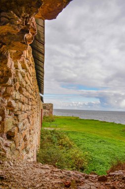 Fındık adasında antik kale korunmuş binalar