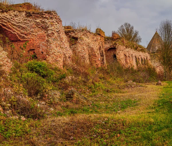 Edifícios preservados da antiga fortaleza na ilha de Nut — Fotografia de Stock