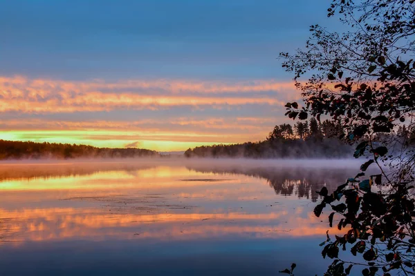 Rote Morgendämmerung — Stockfoto