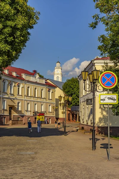 Tolstoi rua está localizada no centro histórico da cidade, em — Fotografia de Stock