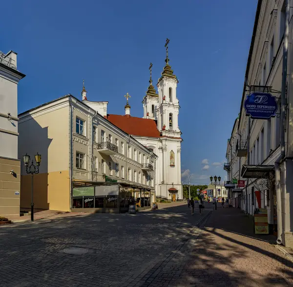 Tolstoi rua está localizada no centro histórico da cidade, em — Fotografia de Stock