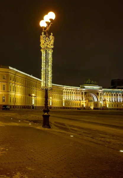 Festlig dekoration av centrum av Sankt Petersburg för den nya y — Stockfoto