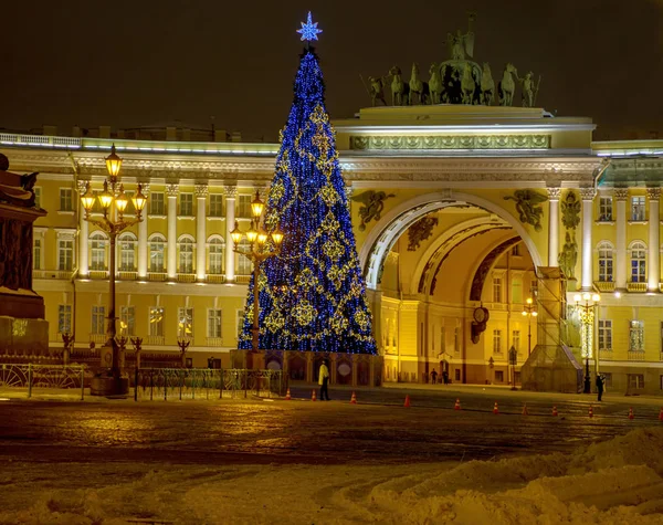 Ünnepi dekoráció a központ Szentpéterváron az új y — Stock Fotó