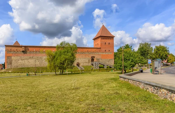 Castillo de Lida, un castillo en la República de Bielorrusia en Lida, construido —  Fotos de Stock