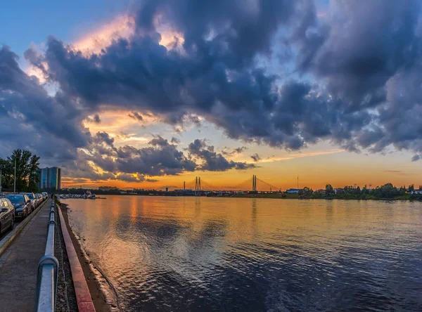 Matahari Terbenam Musim Panas Tepi Neva Petersburg — Stok Foto