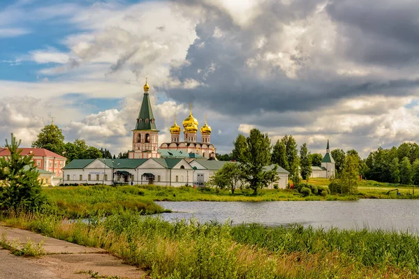 Catedral Asunción Monasterio Valdai Iversky Bogoroditsky Svyatoozersky Monasterio Ortodoxo Situado — Foto de Stock