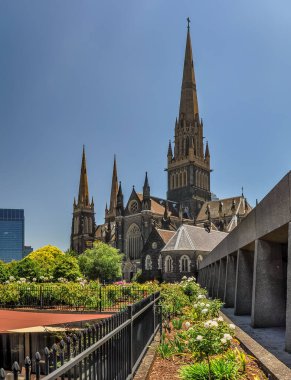 1 Katedral Place, Doğu Melbourne. Avustralya. St. Patrick Katedrali Katolik Başpiskoposluğu 'nun katedralidir.. 