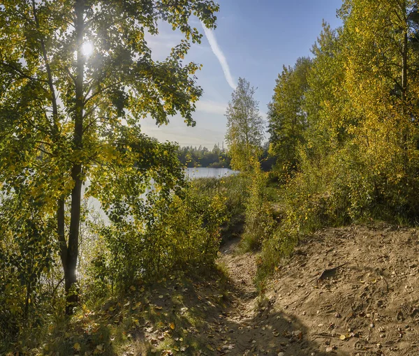 Schöner Herbstabend Ufer Des Steinbruchs Draußen — Stockfoto