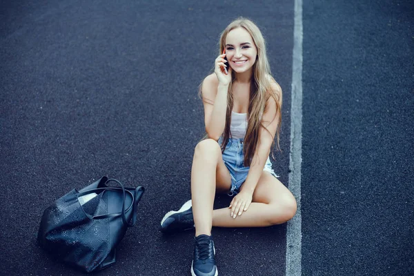 Joven Chica Belleza Pelo Morado Hacer Selfie Teléfono Inteligente Cara — Foto de Stock