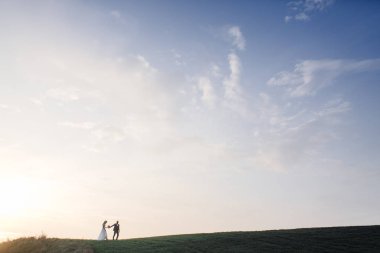 bir kaç içinde aşk dağlarda, düğün