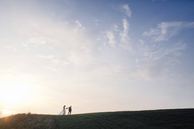 bir kaç içinde aşk dağlarda, düğün