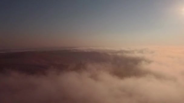 Vista Aérea Nascer Sol Sobre Nevoeiro Névoa Vista Vale Cima — Vídeo de Stock