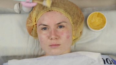 iş yerinde güzellik. Sorun ciltler için ultrasonik yüz temizleme prosedürü. Gözenek temizliği, kadınlar için oksijen doygunluğu yüz. 4k