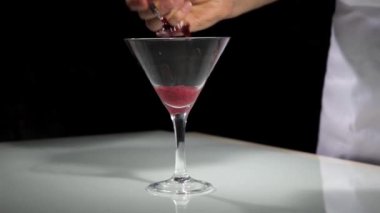chia, ahududu ve şeftali ile pişirme puding. sağlıklı tatlı ve diyet konsepti