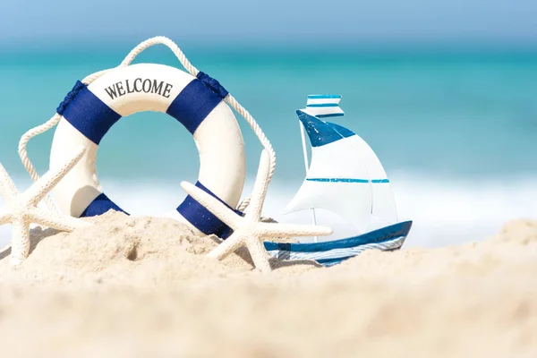 Lifebuoy Sand Beach Background Starfish Fishing Boat Copy Space Summer — Stock Photo, Image