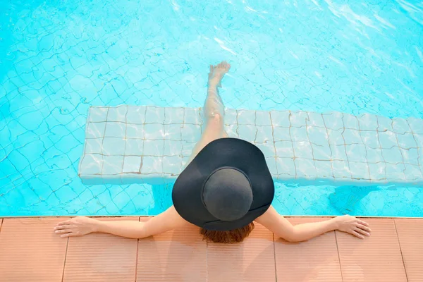 Hora Verão Férias Estilo Vida Das Mulheres Relaxante Feliz Perto — Fotografia de Stock