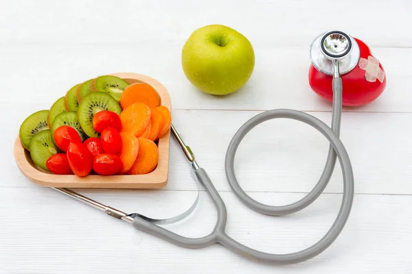 Dieta Pérdida Peso Para Cuidado Saludable Con Estetoscopio Médico Frutas — Foto de Stock