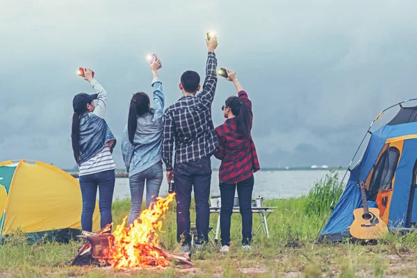 Party Camping Grupp Asiatiska Familj Och Vänner Resor Njuta Fest — Stockfoto