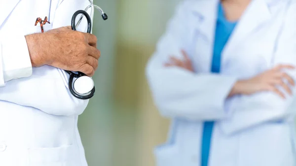 Pracownicy Służby Zdrowia Pracują Zespołowo Lekarz Medycyny Grupowej Stetoskopem Rękach — Zdjęcie stockowe