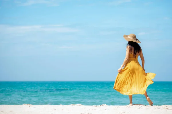 Wakacje Styl Życia Kobieta Relaks Chill Tle Plaży Azja Szczęśliwy — Zdjęcie stockowe