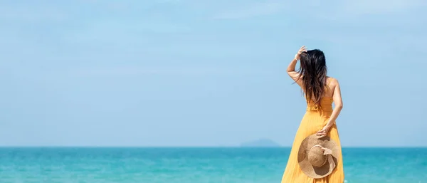 Vacaciones Verano Estilo Vida Mujer Relajarse Relajarse Fondo Playa Asia —  Fotos de Stock