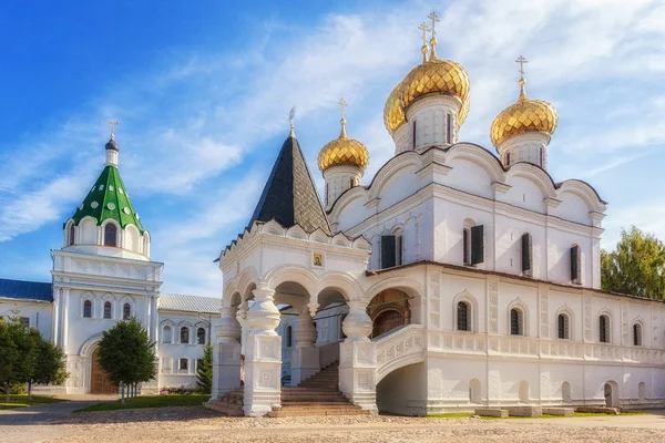 Catedral de la Trinidad - Monumento del Monasterio de Ipatiev, Kostroma , — Foto de Stock