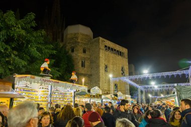 Santa Llucia Noel Pazarı Barselona, Katalonya, İspanya.