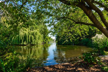 Londra, İngiltere 'deki St. James Parkı.