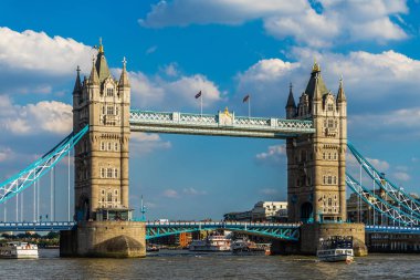 Londra 'daki kule köprüsü.