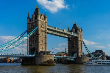 Londra 'daki kule köprüsü.
