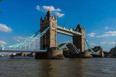 Londra 'daki kule köprüsü.