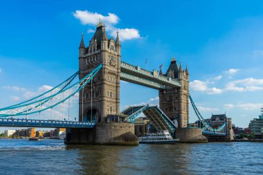 Londra 'daki kule köprüsü.