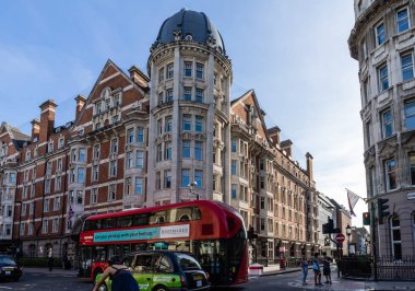 Londra, İngiltere ve İngiltere 'deki Bloomsbury Otel binası.