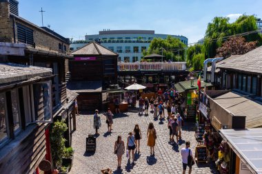 Londra, İngiltere ve İngiltere 'deki Camden pazarı.