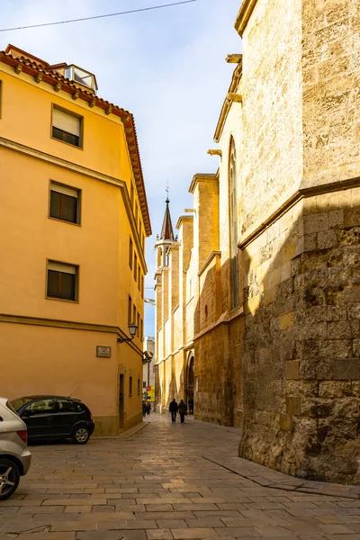 Rua no centro histórico de Vilafranca del Penedes, Catalunha, Espanha — Fotografia de Stock