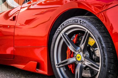 Şubat 2017: Ferrari 458 supercar devre de Barcelona Park.-