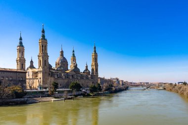 İspanya, Zaragoza 'daki Basilica de Nuestra Senora del Pilar Katedrali.