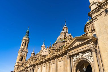 İspanya, Zaragoza 'daki Basilica de Nuestra Senora del Pilar Katedrali.