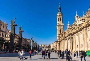 İspanya, Zaragoza 'daki Basilica de Nuestra Senora del Pilar Katedrali.