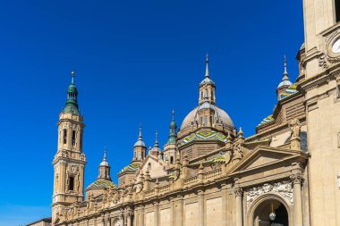 İspanya, Zaragoza 'daki Basilica de Nuestra Senora del Pilar Katedrali.