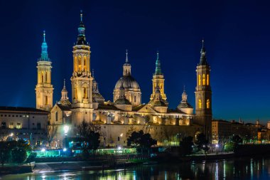 İspanya, Zaragoza 'daki Basilica de Nuestra Senora del Pilar Katedrali.