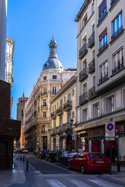 Ancien bâtiment bancaire de Banco Zaragozano à Saragosse, Espagne . — Photo