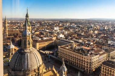 İspanya, Zaragoza 'daki Basilica de Nuestra Senora del Pilar Katedrali.
