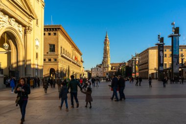 İspanya, Zaragoza 'daki Basilica de Nuestra Senora del Pilar Katedrali.