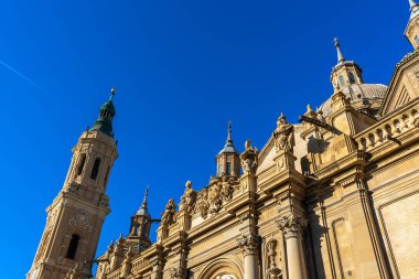 İspanya, Zaragoza 'daki Basilica de Nuestra Senora del Pilar Katedrali.