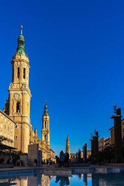 İspanya, Zaragoza 'daki Basilica de Nuestra Senora del Pilar Katedrali.