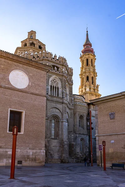 Catedral de Salvador de Zaragoza en Zaragoza, España . — Foto de Stock