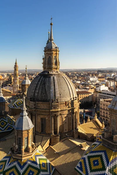 İspanya, Zaragoza 'daki Basilica de Nuestra Senora del Pilar Katedrali.