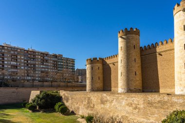 Palacio Aljaferia, İspanya 'nın Zaragoza kentindeki ortaçağ İslam sarayı.